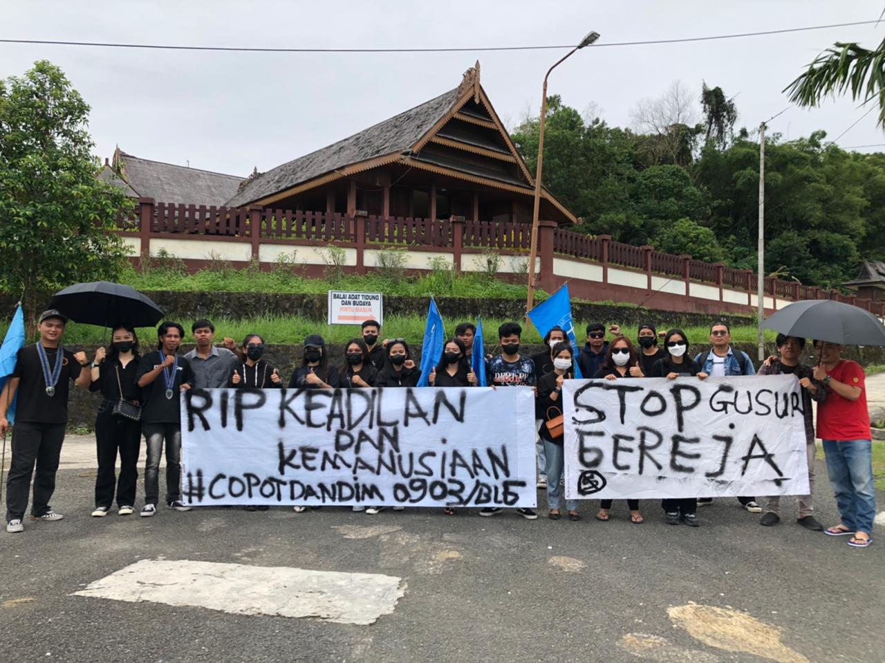 Aksi protes GMKI Tarakan terkait penggusuran gereja GPBI Maranatha