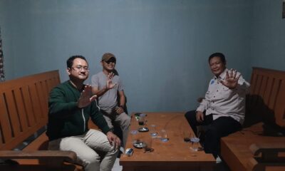 Ketua DPC INSANO Pandeglang (kanan), Syalinendra Adi Sapta saat dikunjungi di Kantor DPC INSANO Pandeglang. Selasa, 11 Maret 2023. Dokumentasi: Prasetyo